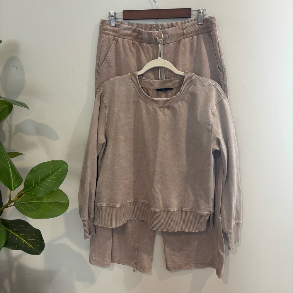 Jane and Delancey Matching Sweatshirt Jogger Set Tan Size Medium